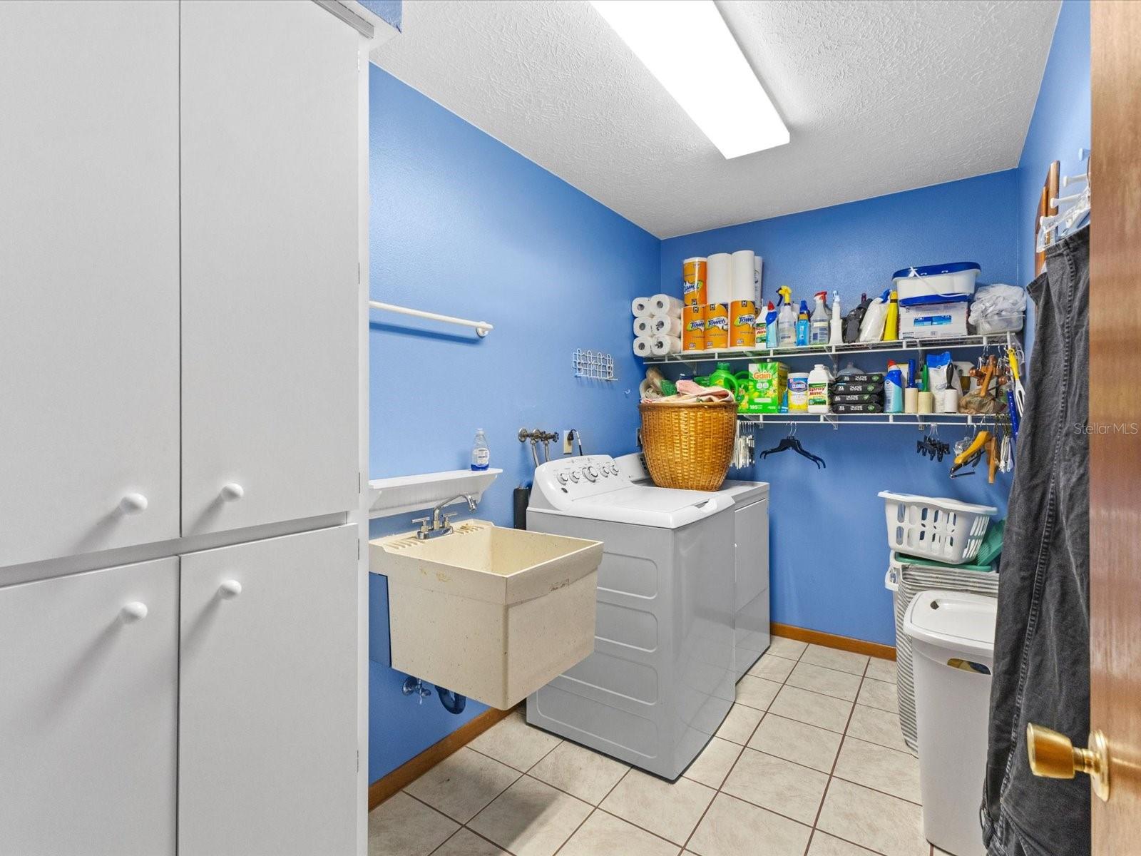 HIDDEN LAKE ESTATES - Residential