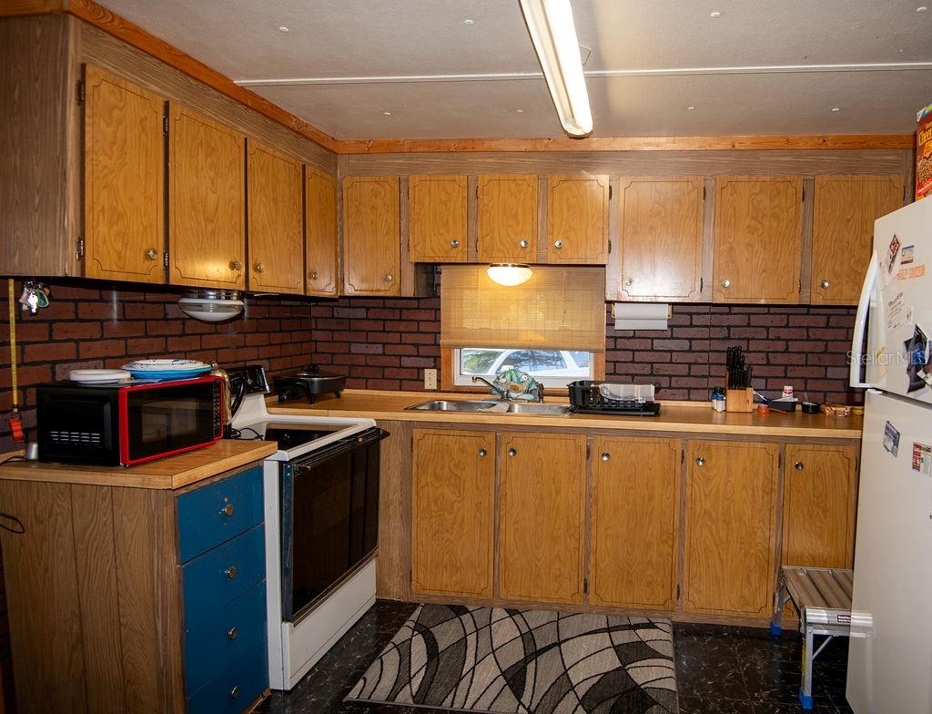 INTERLACHEN LAKES ESTATES - Residential