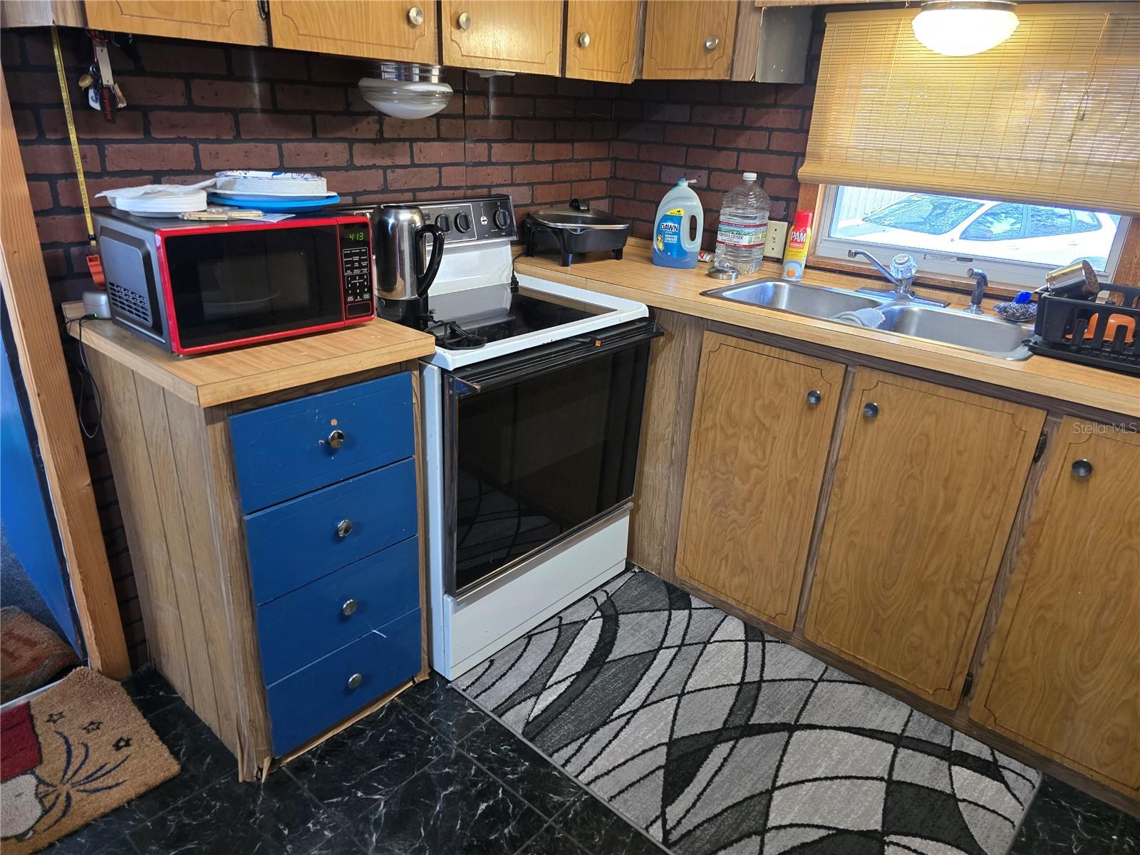 INTERLACHEN LAKES ESTATES - Residential