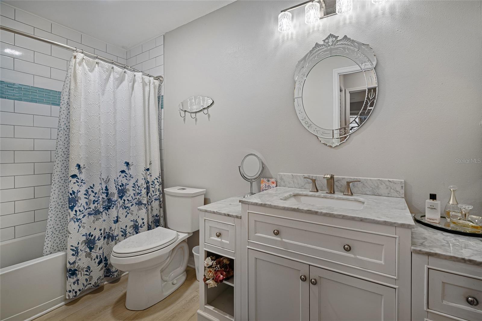 LADY LAKE ORANGE BLOSSOM GARDENS UNIT 17A - Residential