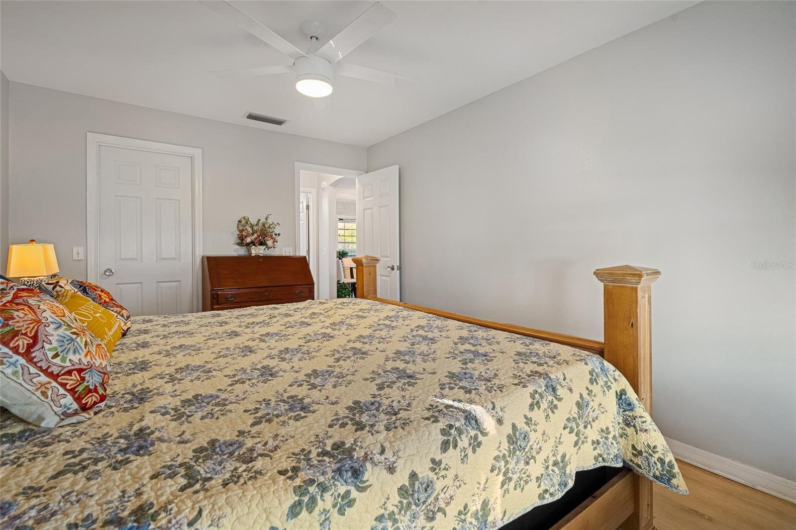 LADY LAKE ORANGE BLOSSOM GARDENS UNIT 17A - Residential