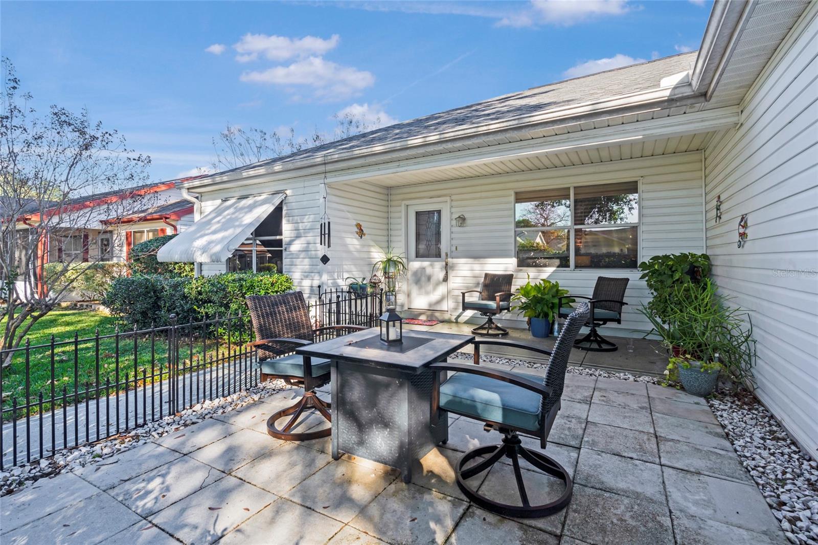 LADY LAKE ORANGE BLOSSOM GARDENS UNIT 17A - Residential