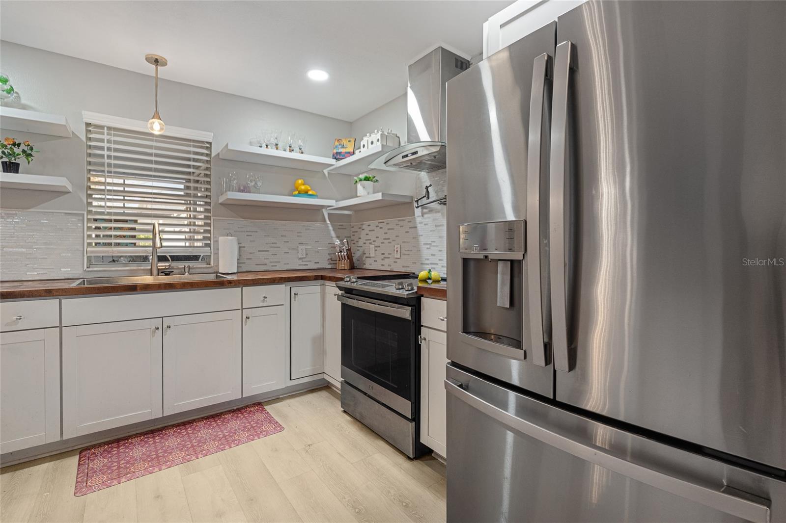 LADY LAKE ORANGE BLOSSOM GARDENS UNIT 17A - Residential