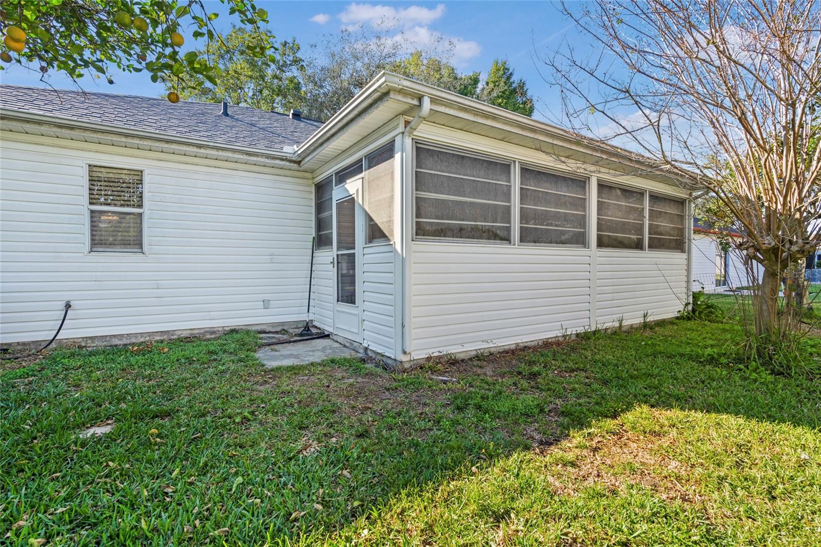 LADY LAKE ORANGE BLOSSOM GARDENS UNIT 17A - Residential