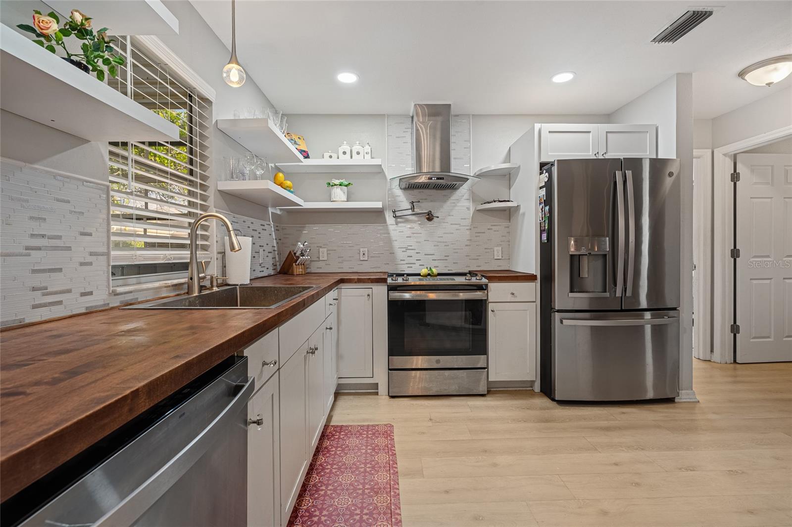 LADY LAKE ORANGE BLOSSOM GARDENS UNIT 17A - Residential