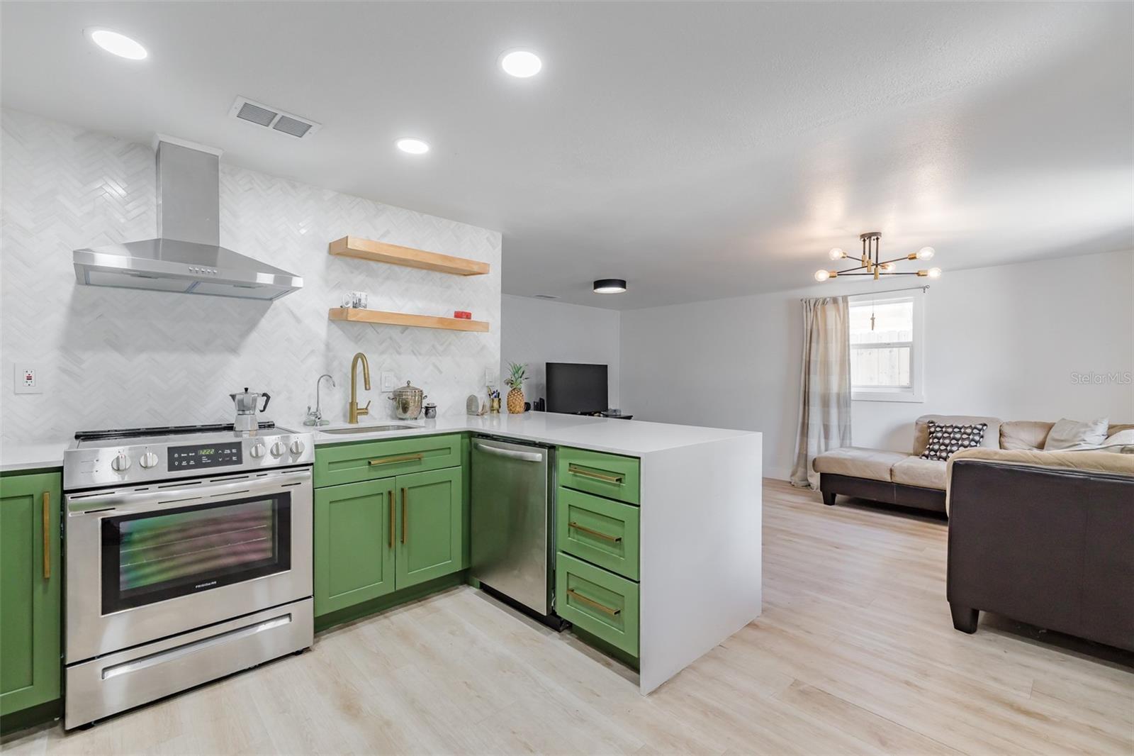 MANOR HILLS SUB - Residential