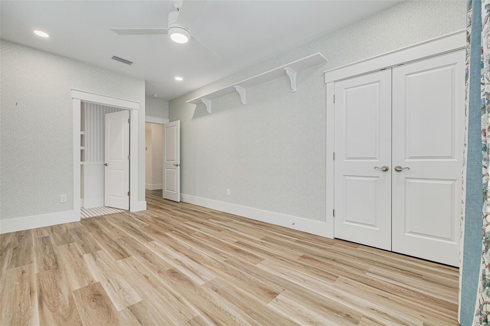 HARBOR OAKS - Residential