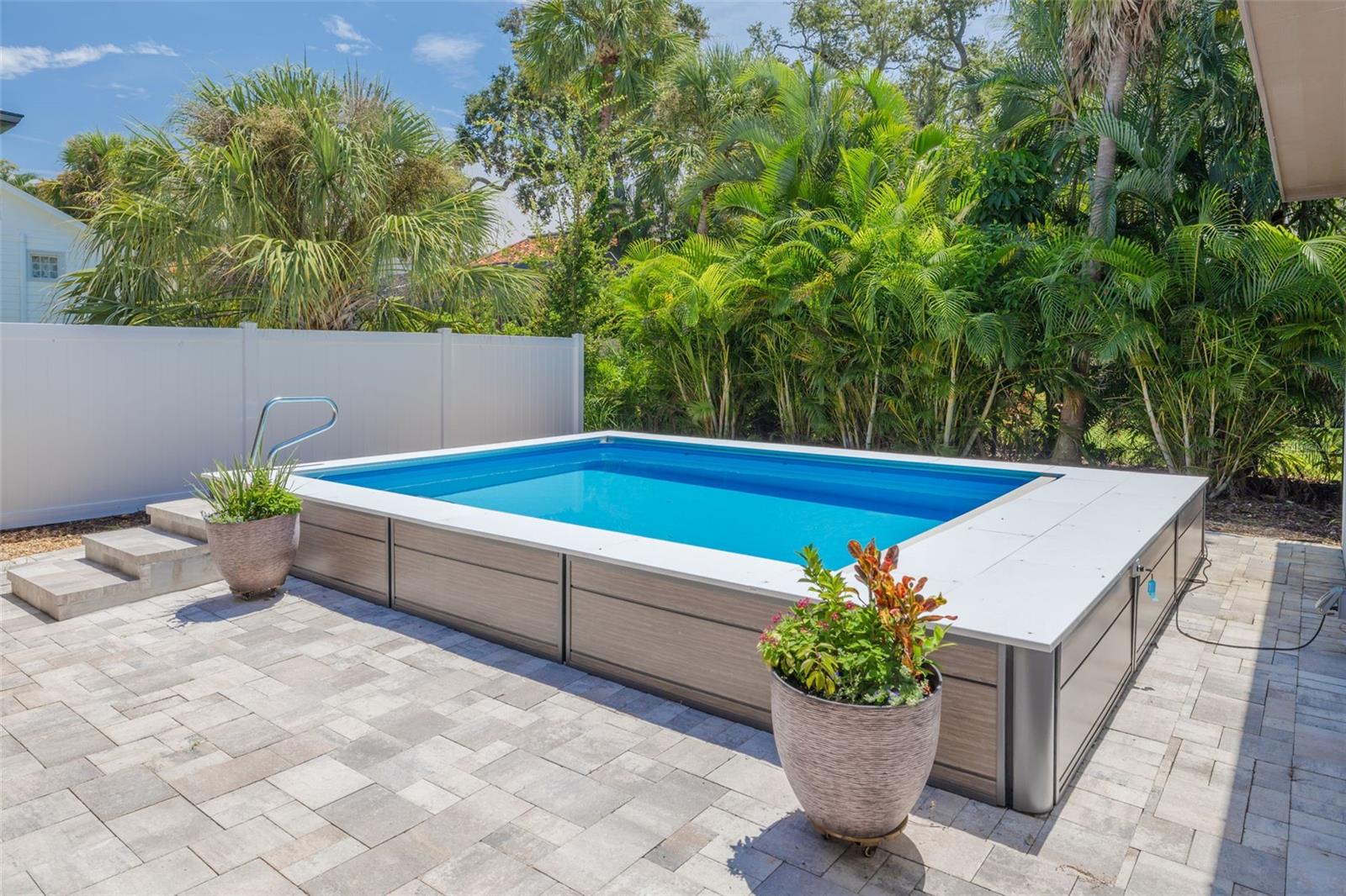HARBOR OAKS - Residential