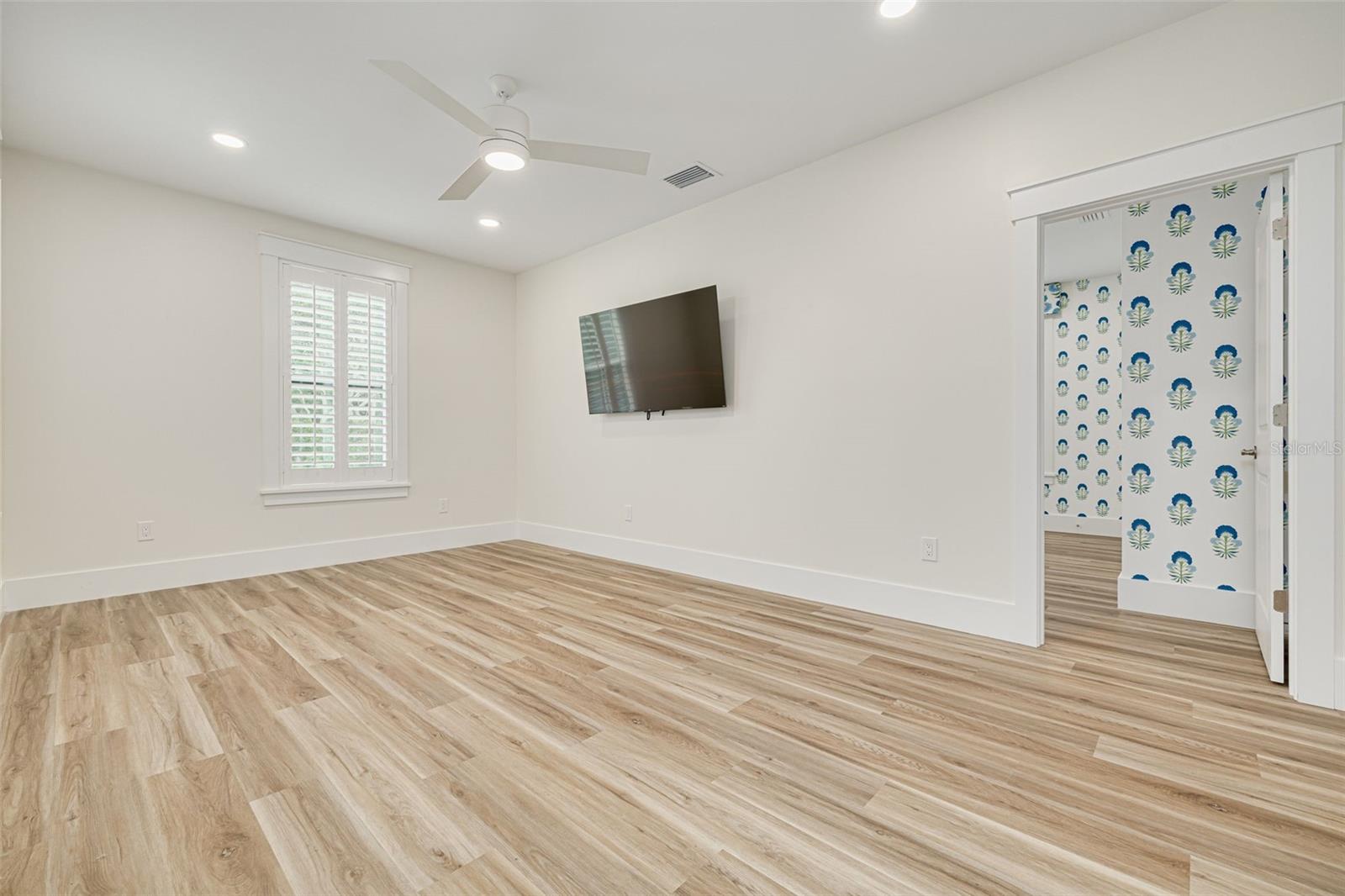 HARBOR OAKS - Residential