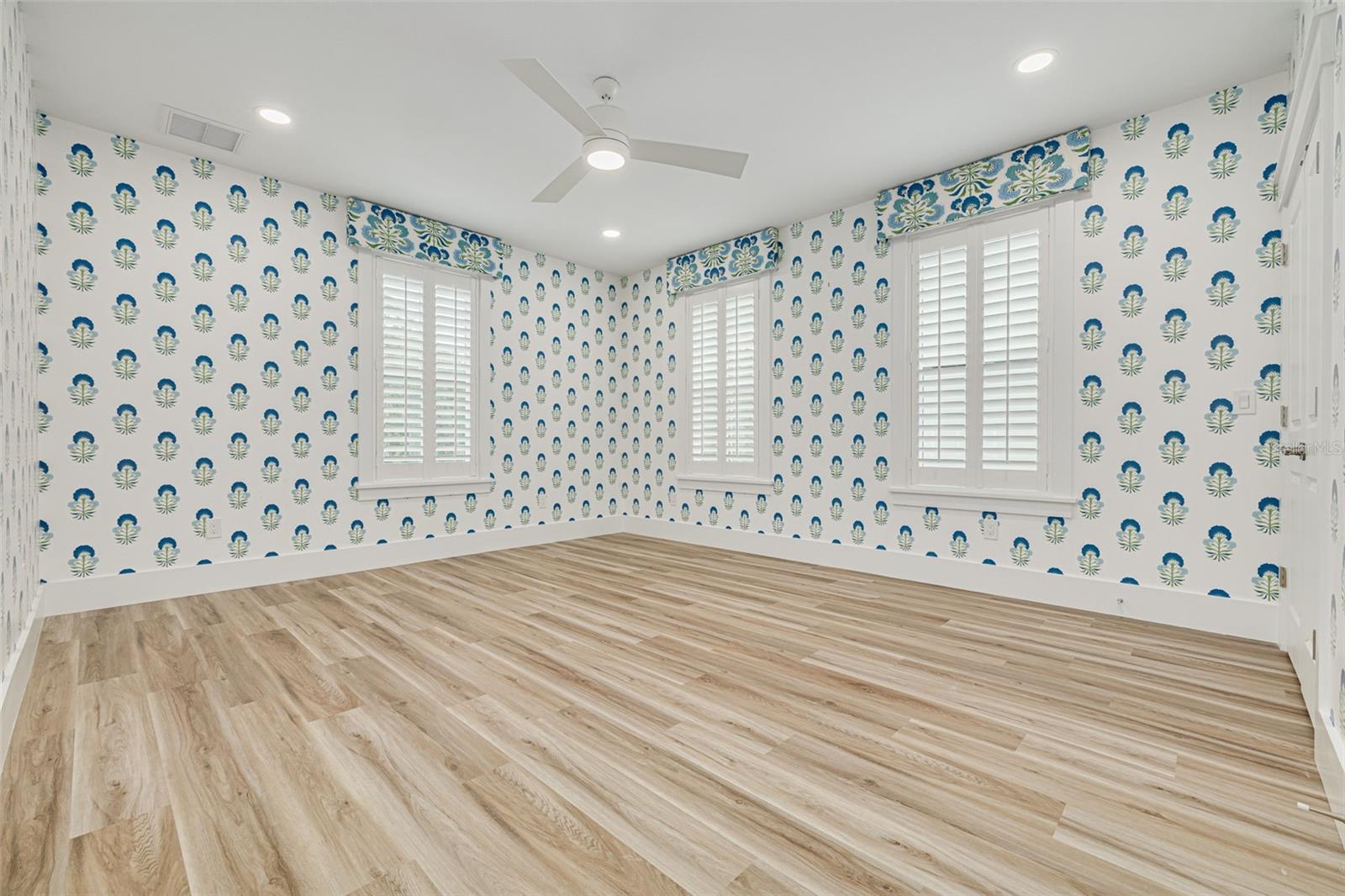 HARBOR OAKS - Residential