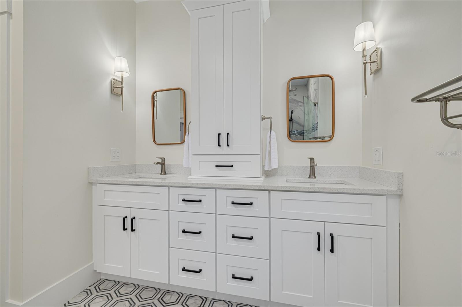 HARBOR OAKS - Residential