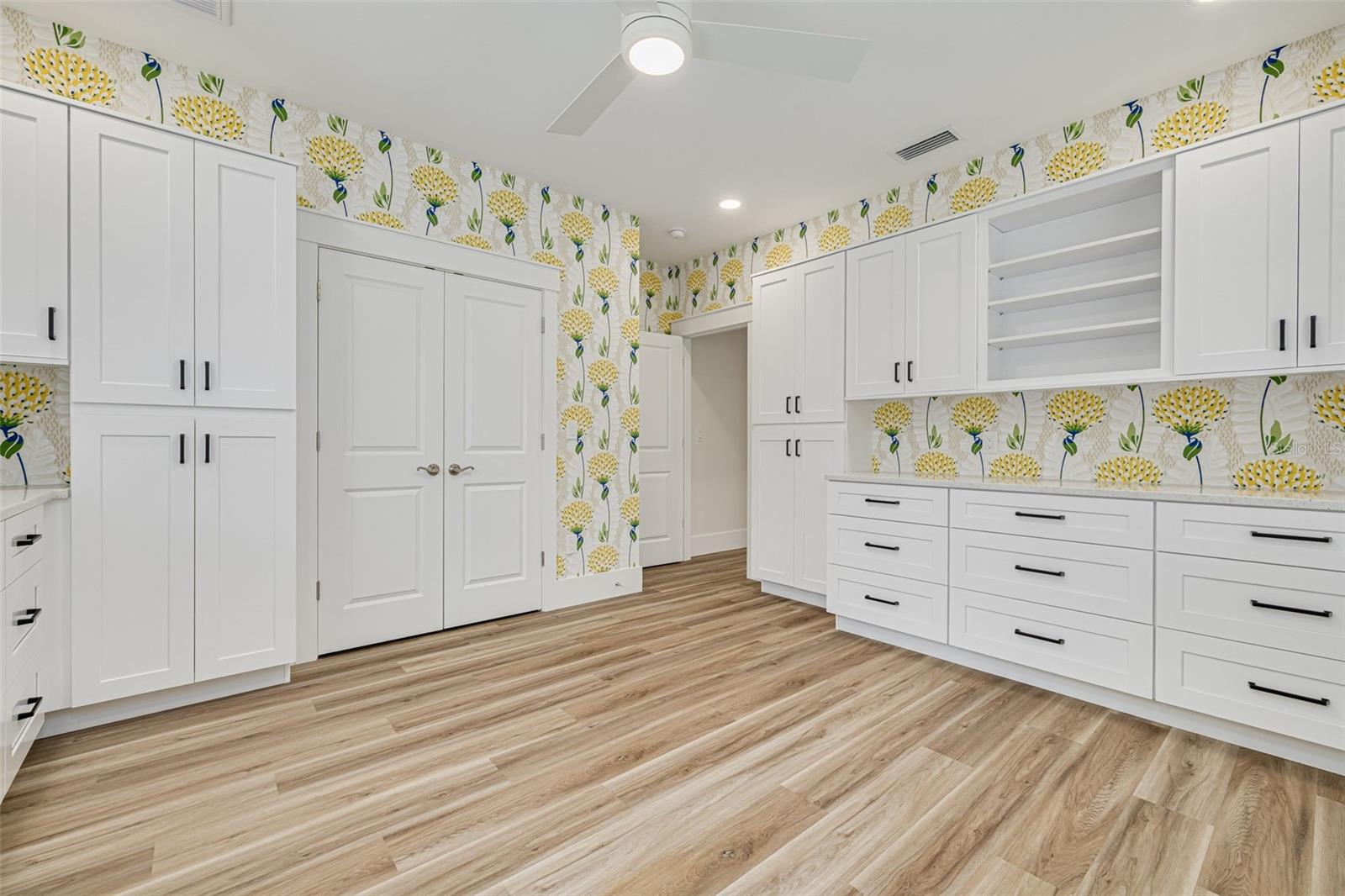 HARBOR OAKS - Residential