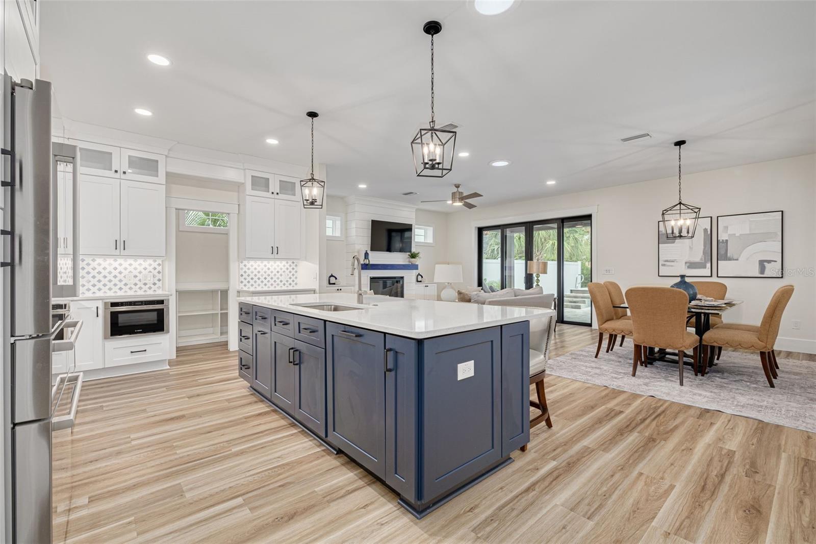 HARBOR OAKS - Residential