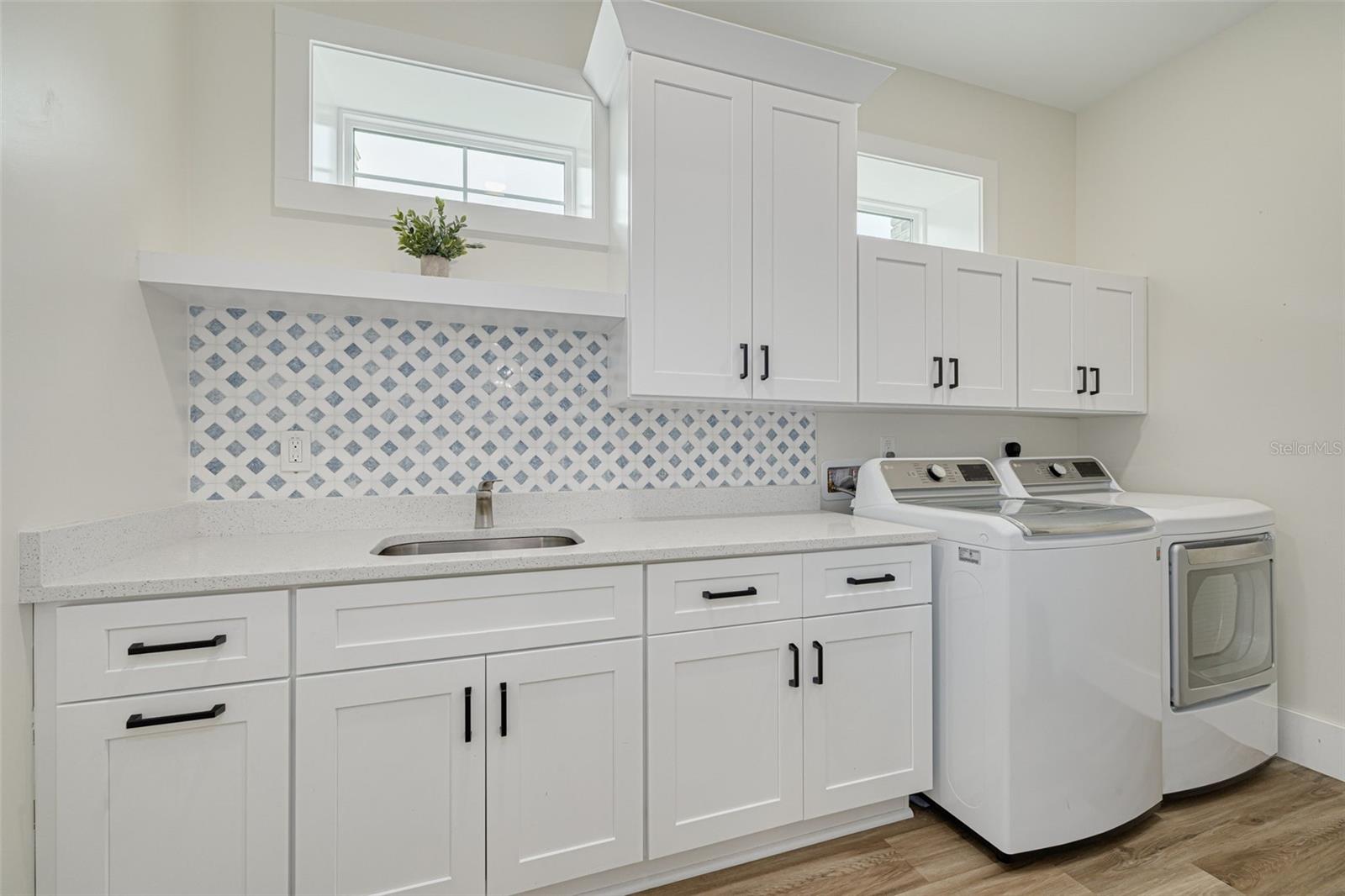 HARBOR OAKS - Residential