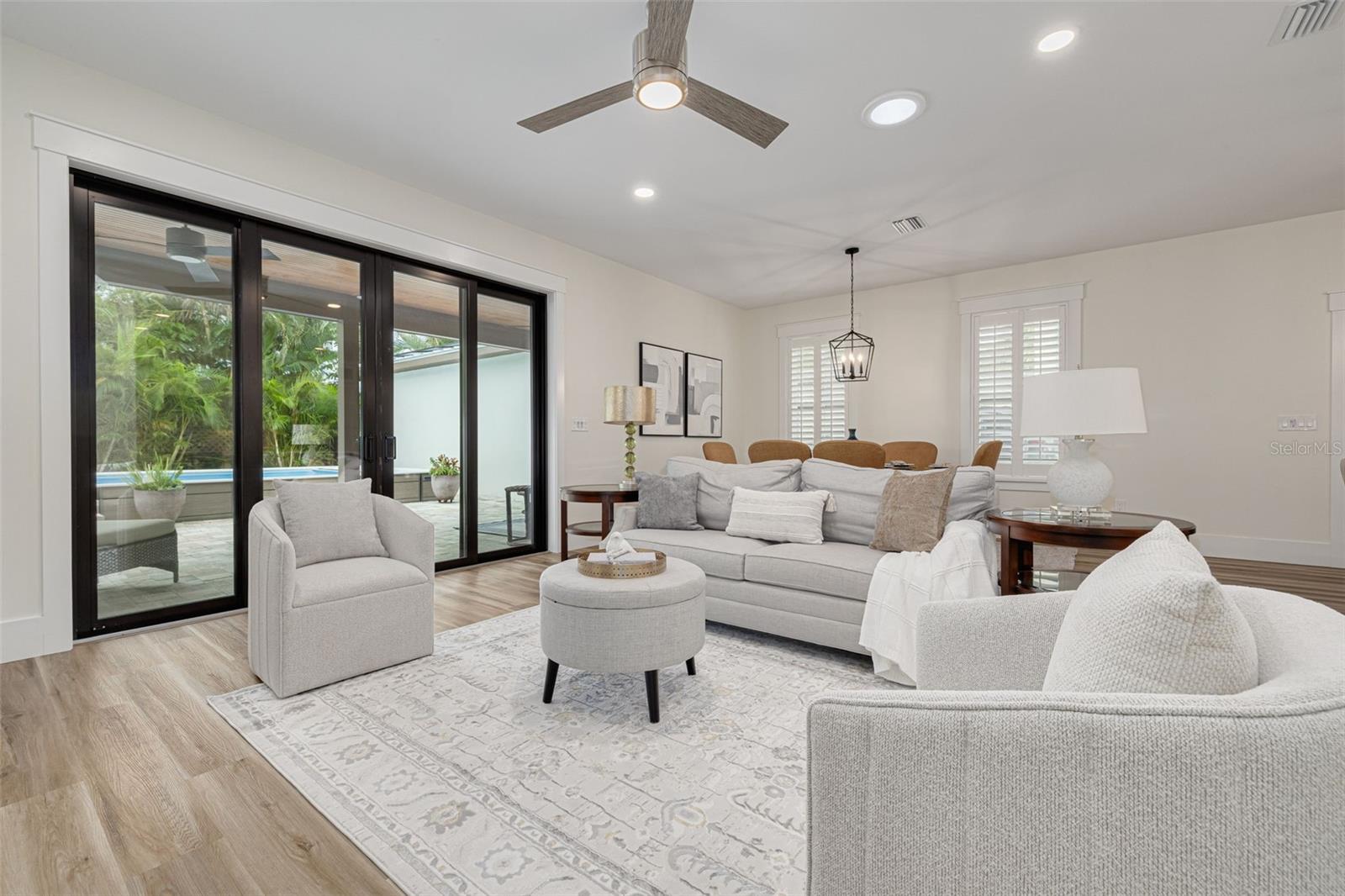 HARBOR OAKS - Residential