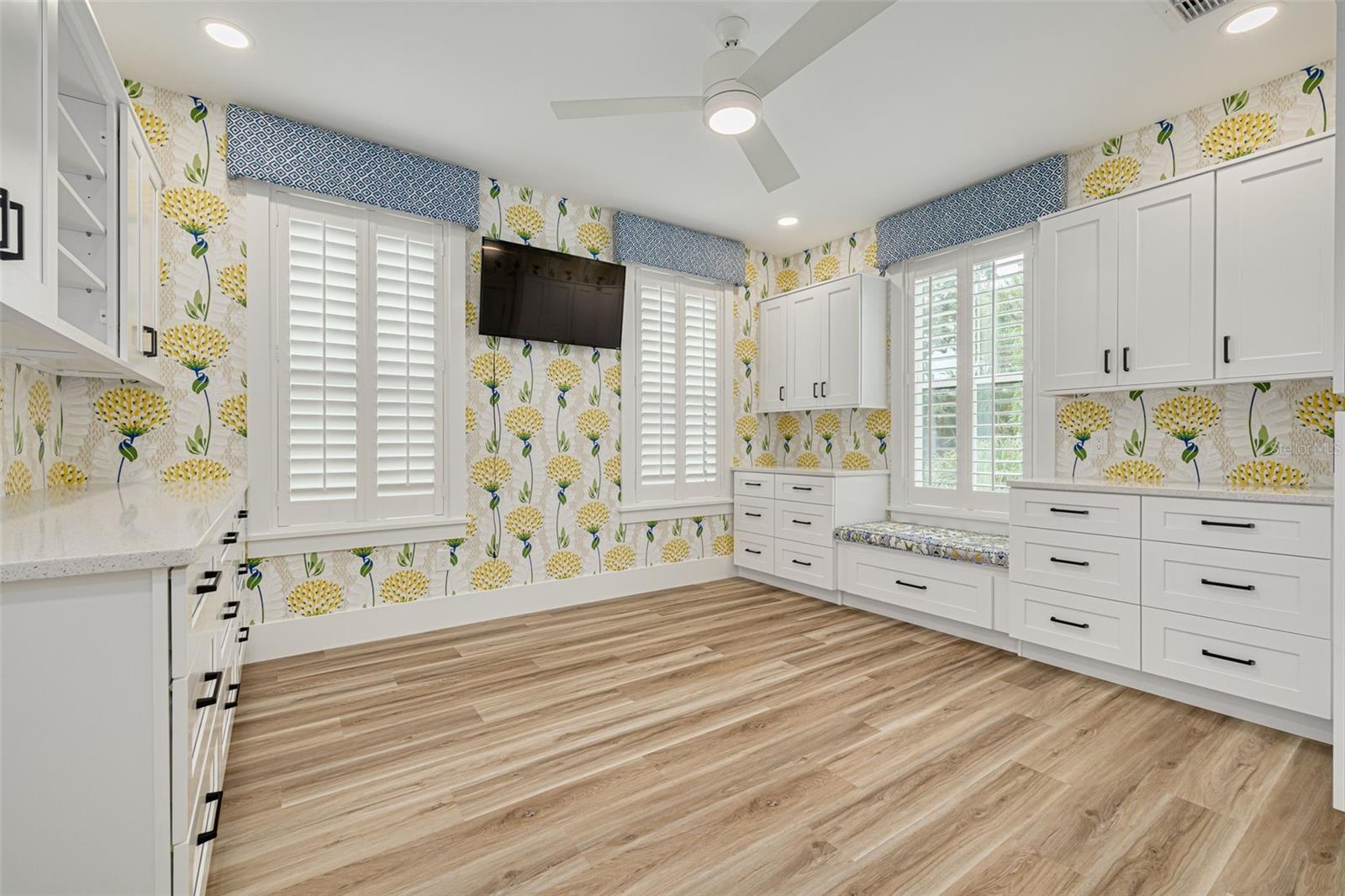 HARBOR OAKS - Residential