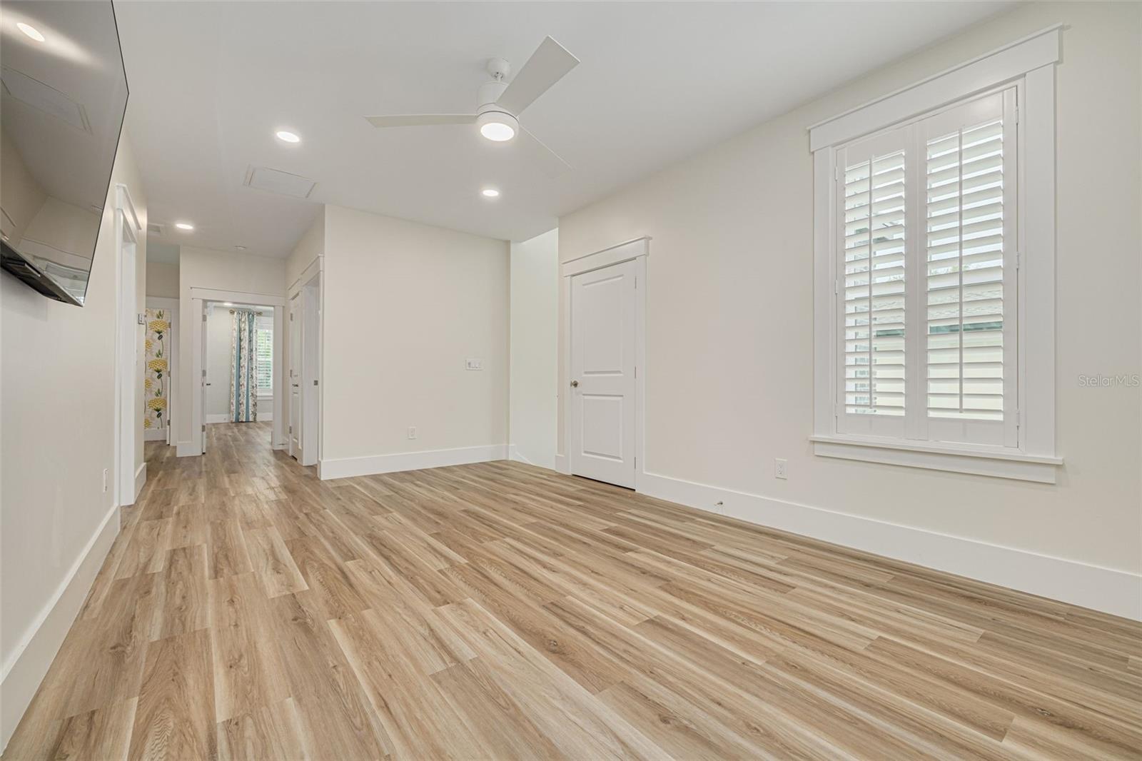 HARBOR OAKS - Residential