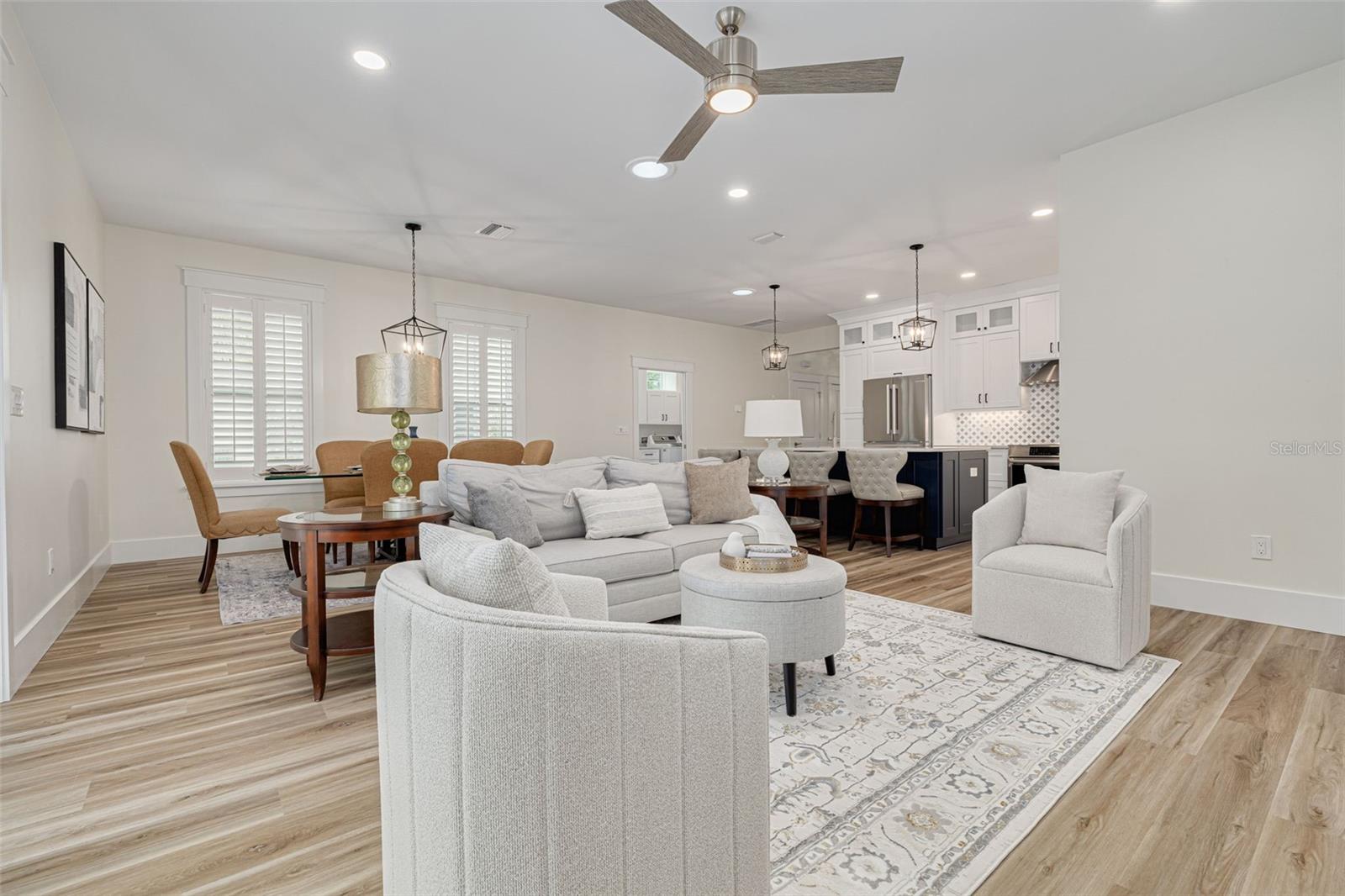 HARBOR OAKS - Residential