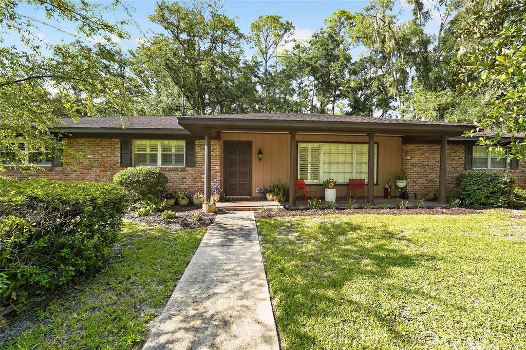 Photo of 4624 NW 19th Place, Gainesville, FL 32605 (MLS # GC542784)