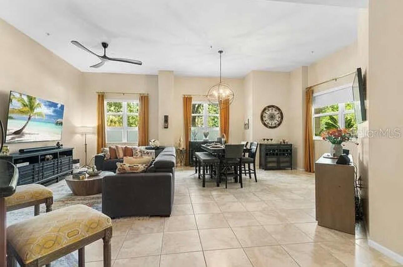 METROPOLITAN CONDO - Residential