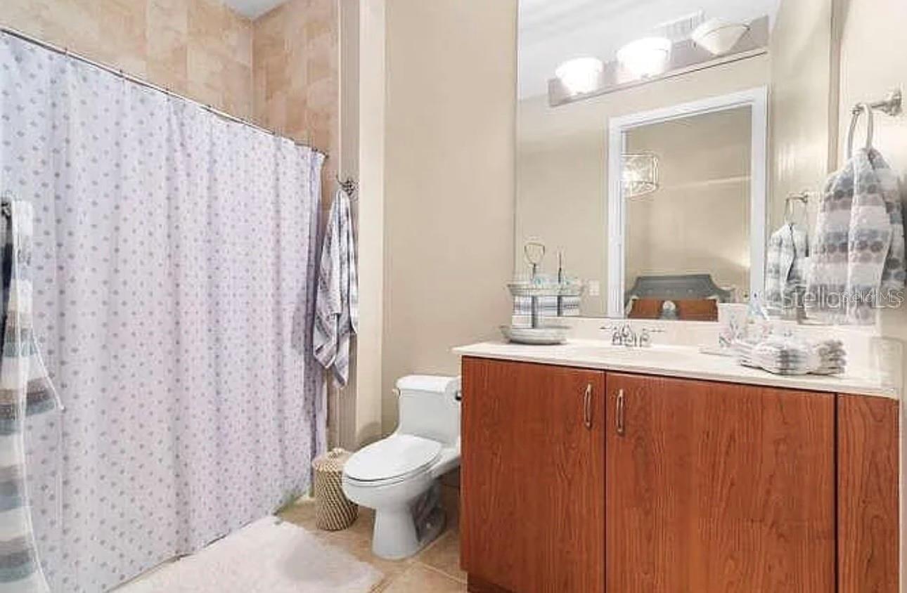 METROPOLITAN CONDO - Residential