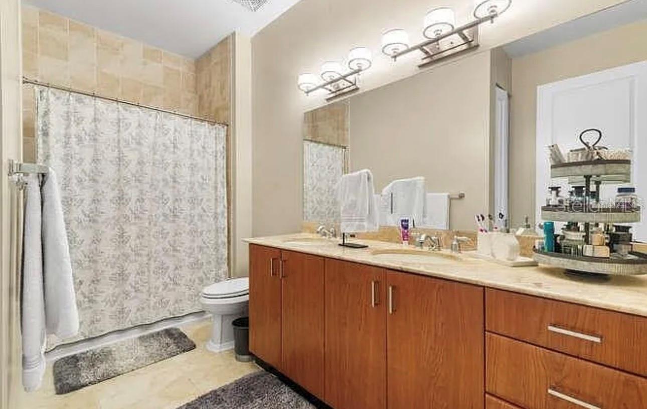 METROPOLITAN CONDO - Residential