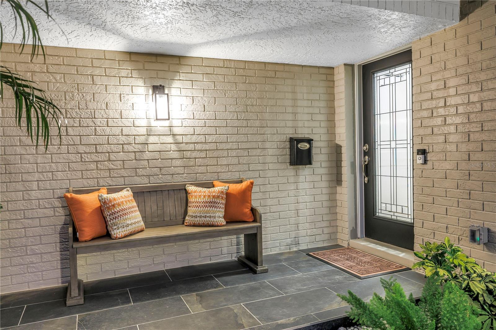 5166 HORSESHOE PLACE NE