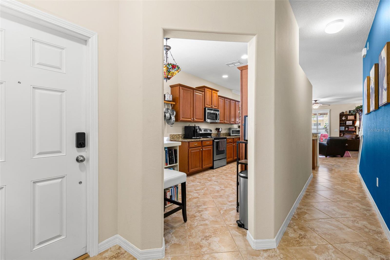 9524 TRUMPET VINE LOOP