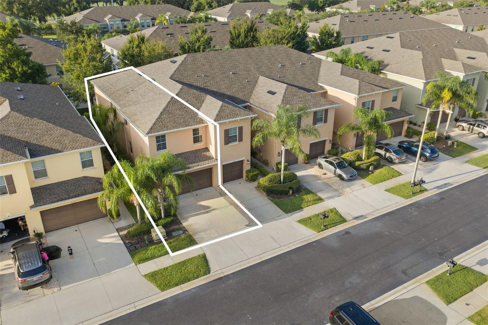 9524 TRUMPET VINE LOOP