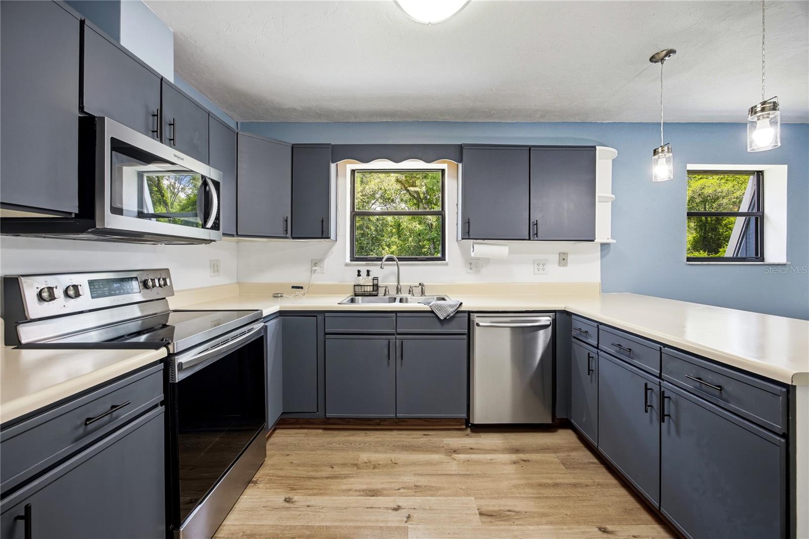 TRI-CITY OAKS - Residential