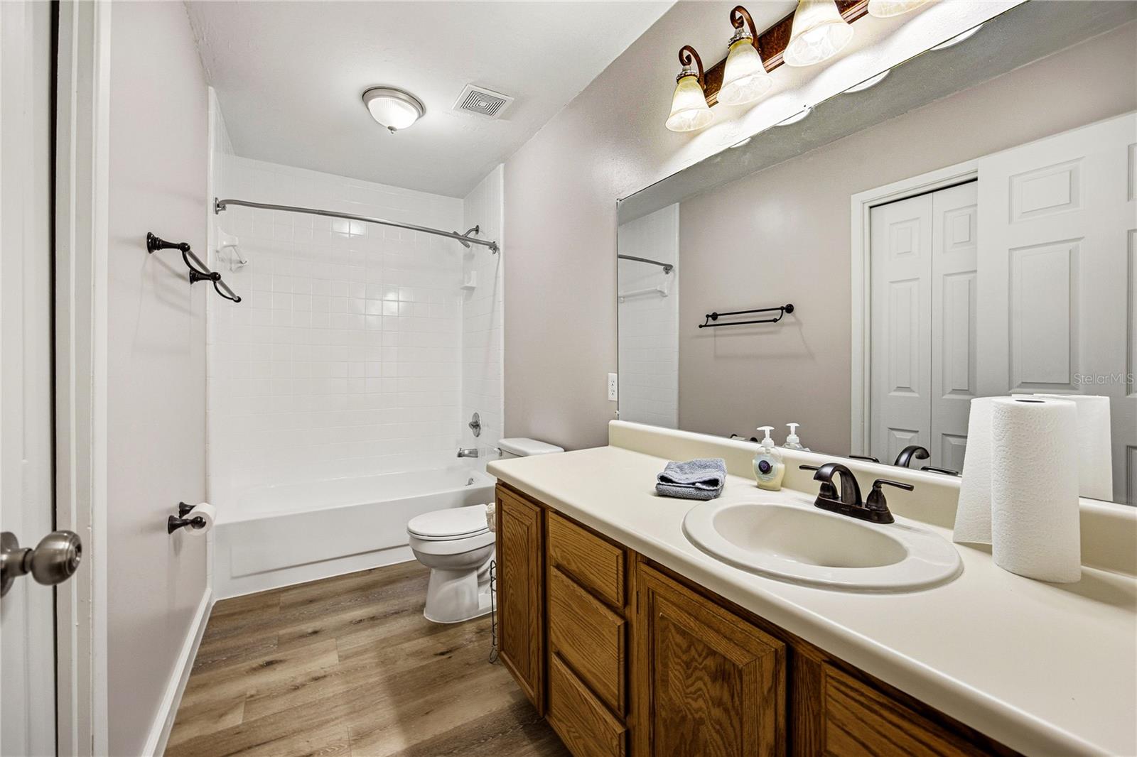 TRI-CITY OAKS - Residential