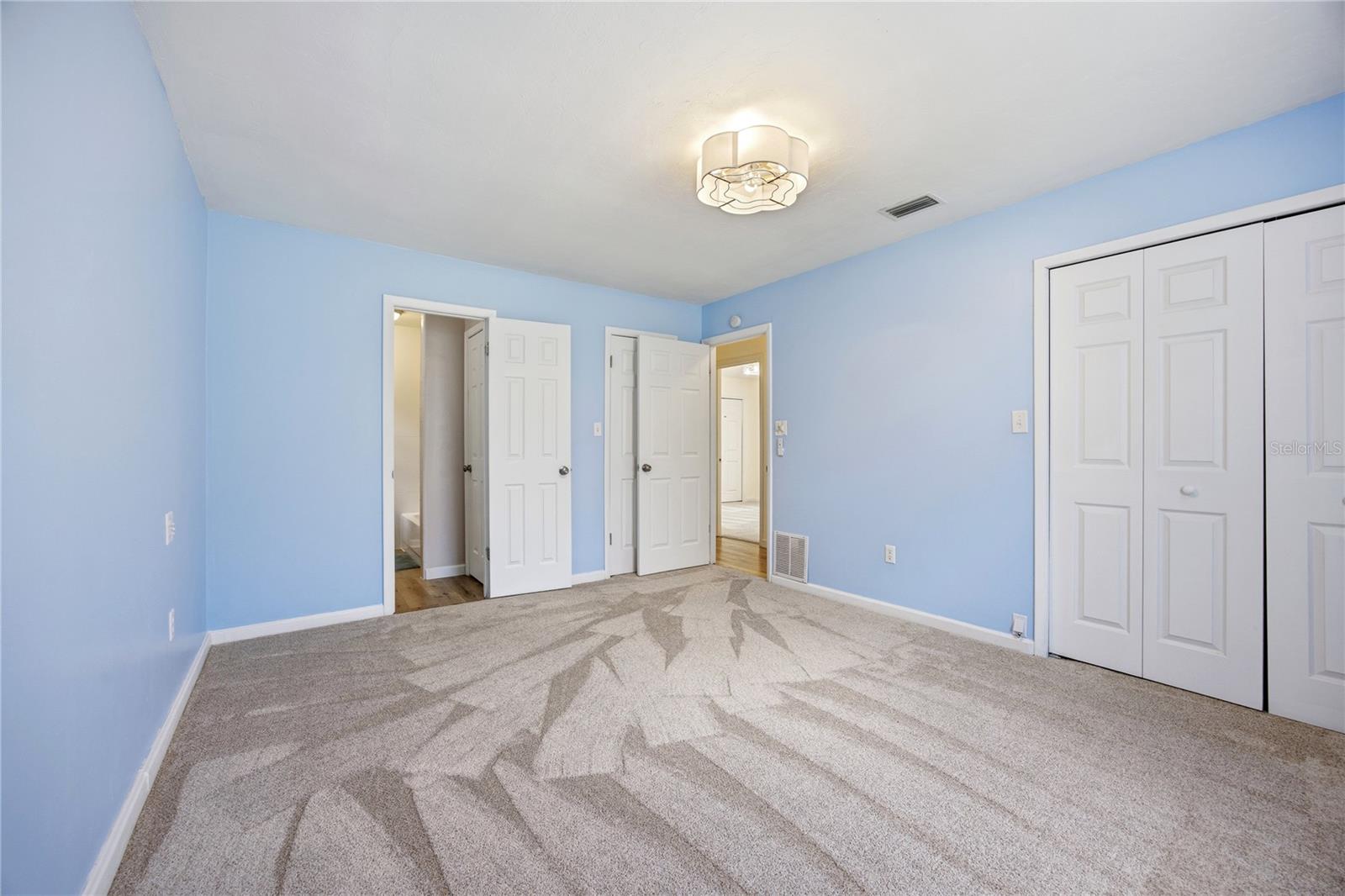 TRI-CITY OAKS - Residential