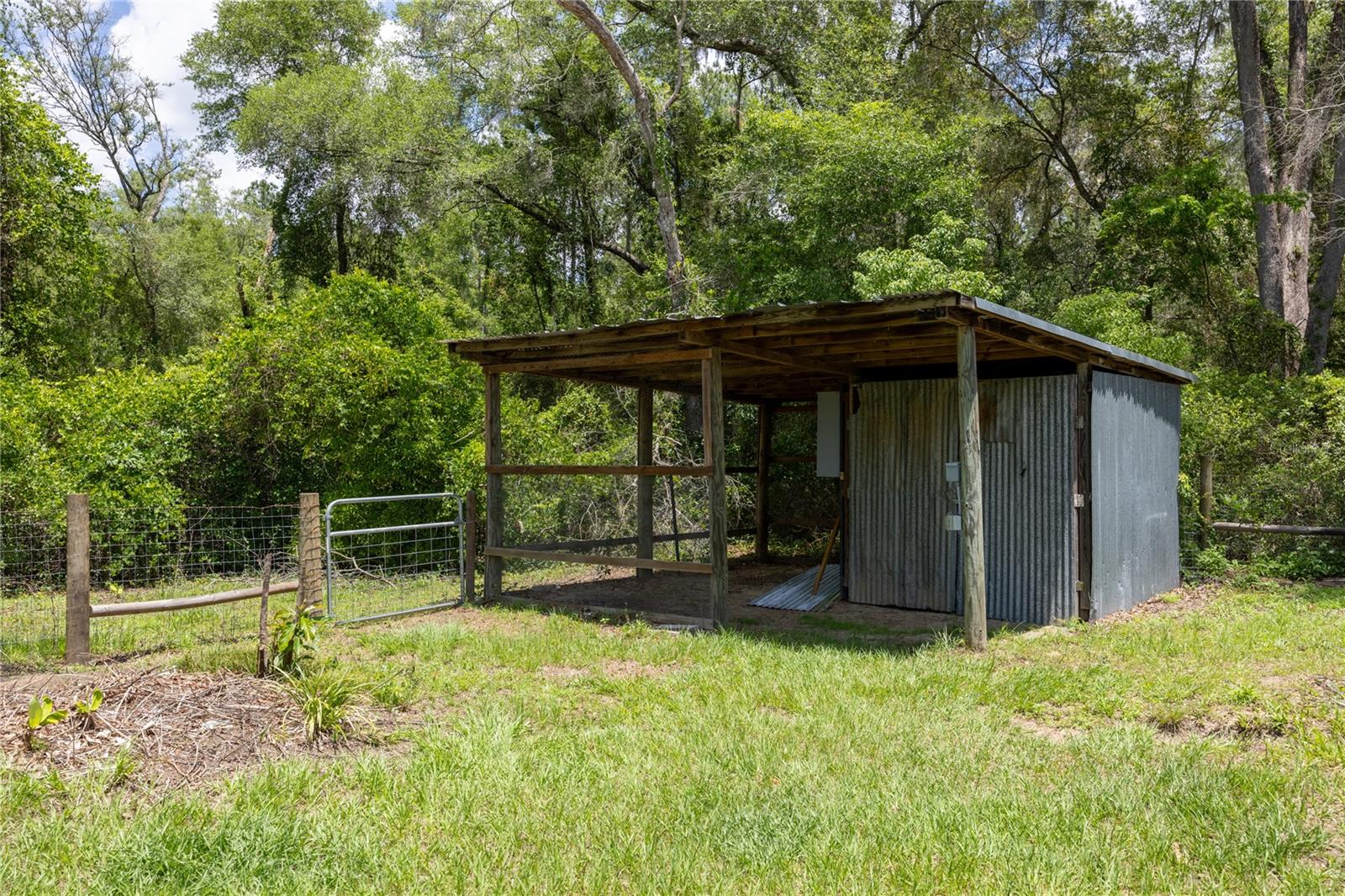 TRI-CITY OAKS - Residential