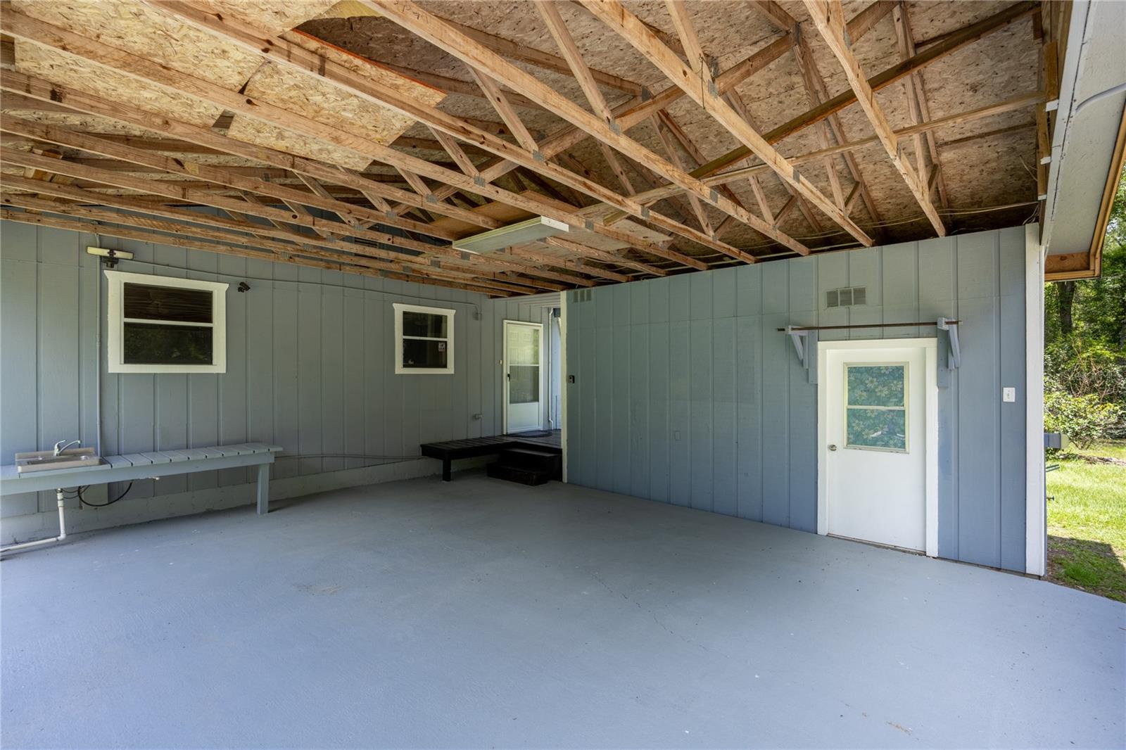 TRI-CITY OAKS - Residential