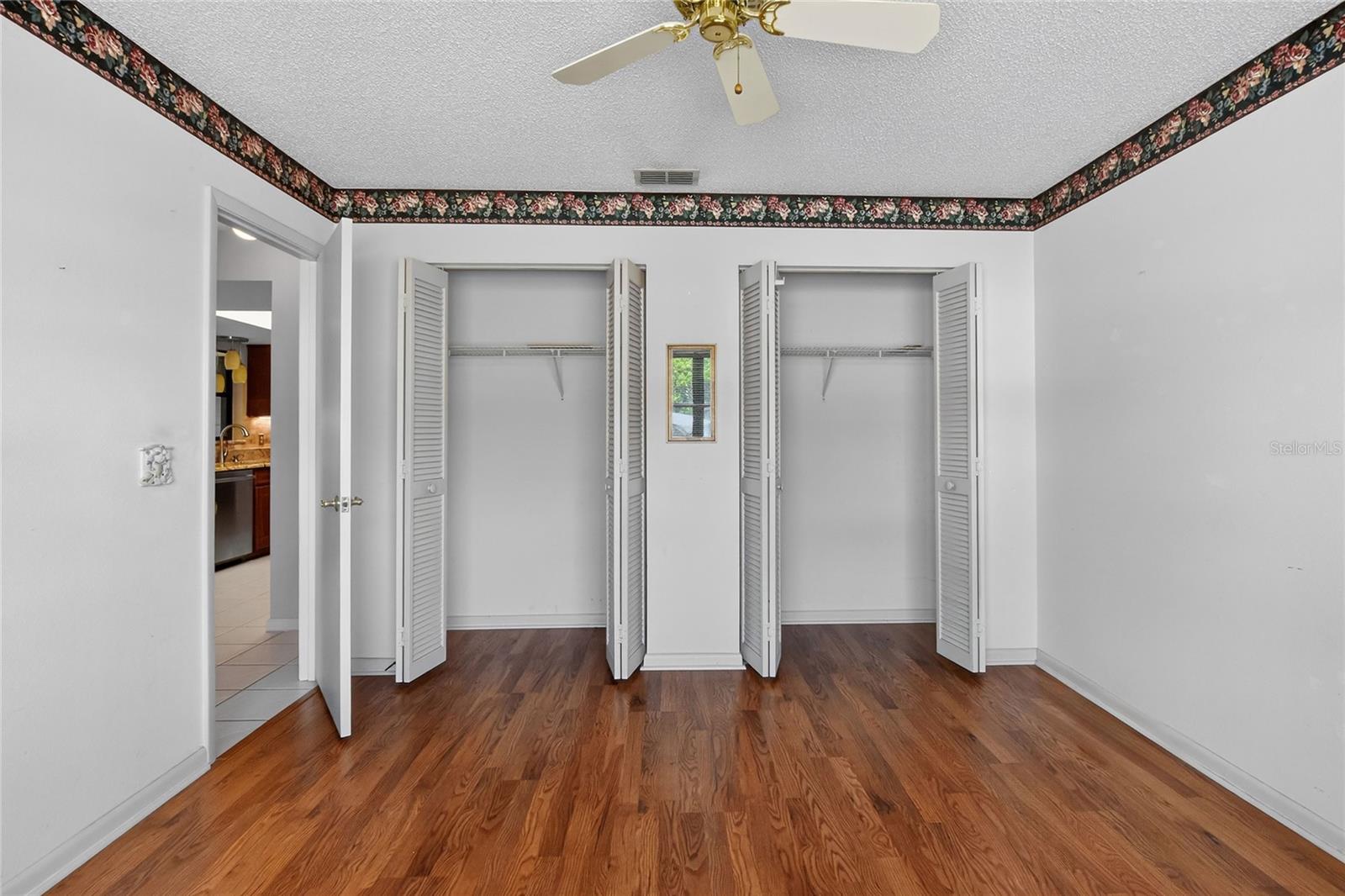 COLONNADES PH 02 - Residential