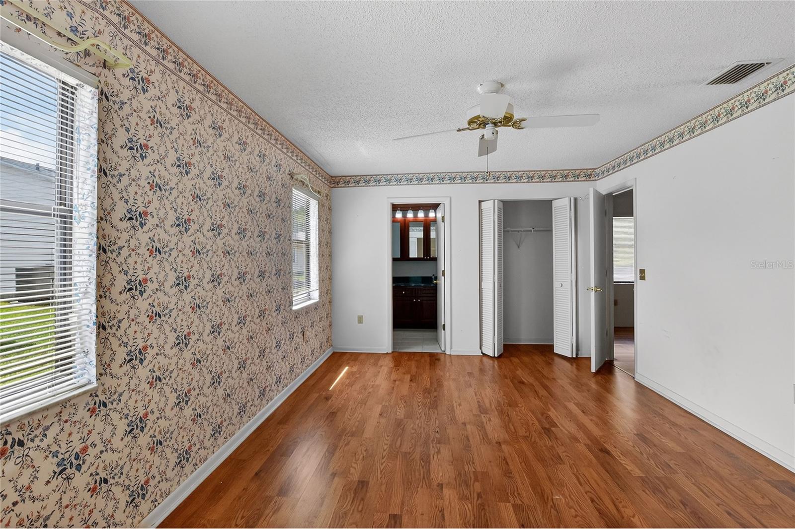 COLONNADES PH 02 - Residential