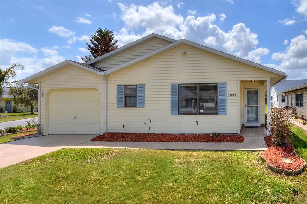 Photo of 4861 Squire Hollow Dr, Lakeland, FL 33801 (MLS # L4960458)