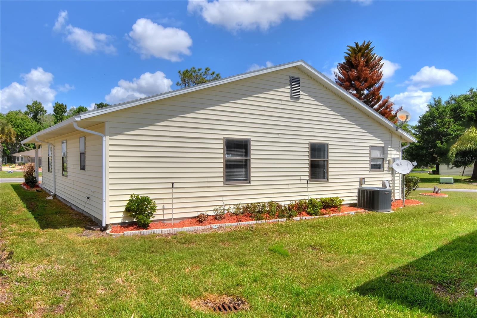 COLONNADES PH 02 - Residential