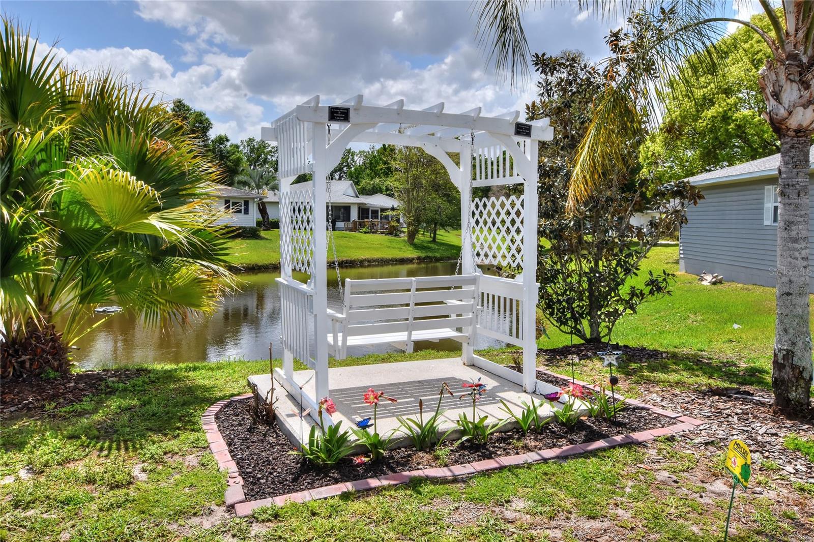 COLONNADES PH 02 - Residential