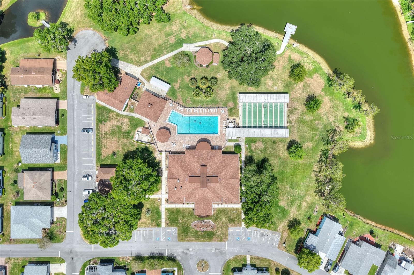 COLONNADES PH 02 - Residential