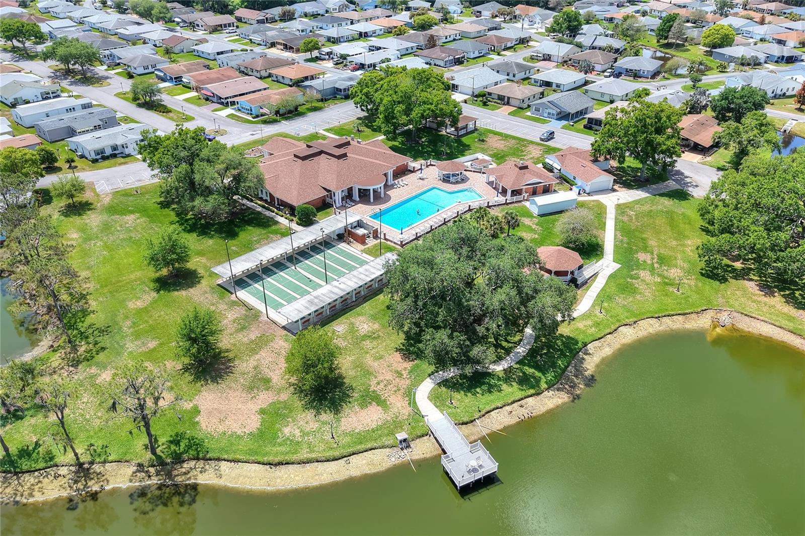 COLONNADES PH 02 - Residential