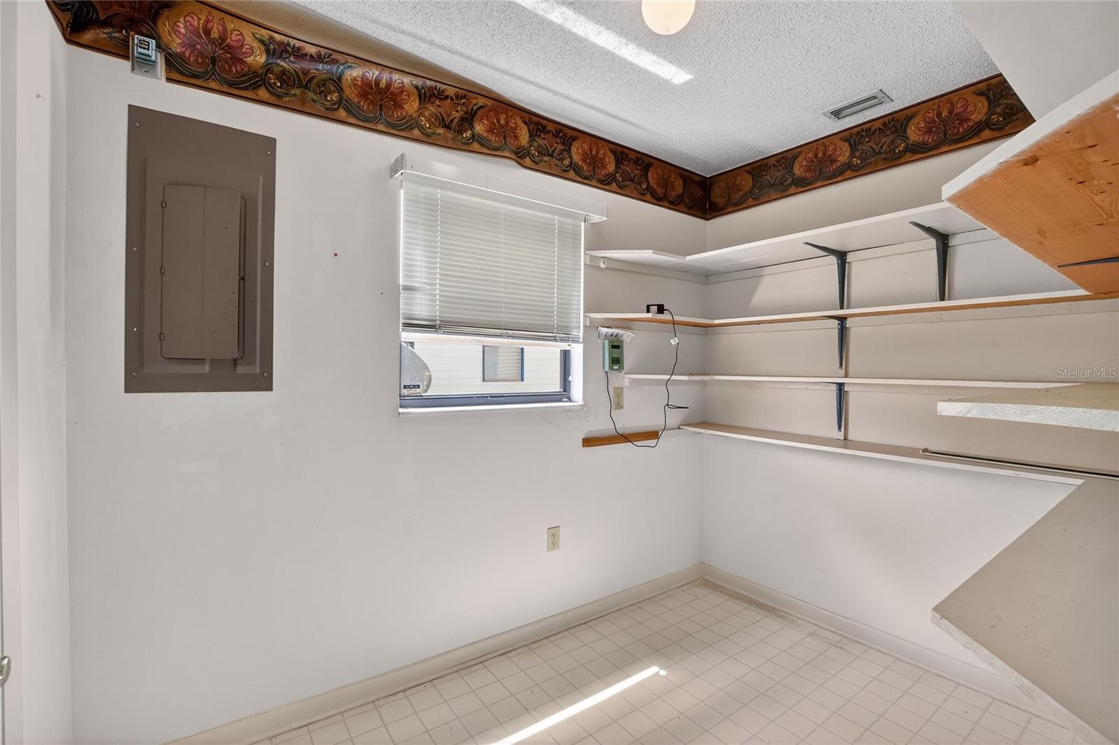 COLONNADES PH 02 - Residential