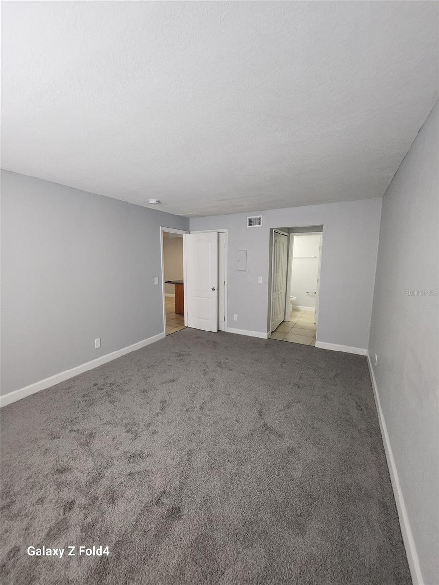 THE HAMPTONS AT BRANDON A CONDO - Residential Lease