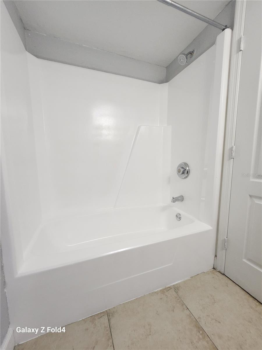 THE HAMPTONS AT BRANDON A CONDO - Residential Lease