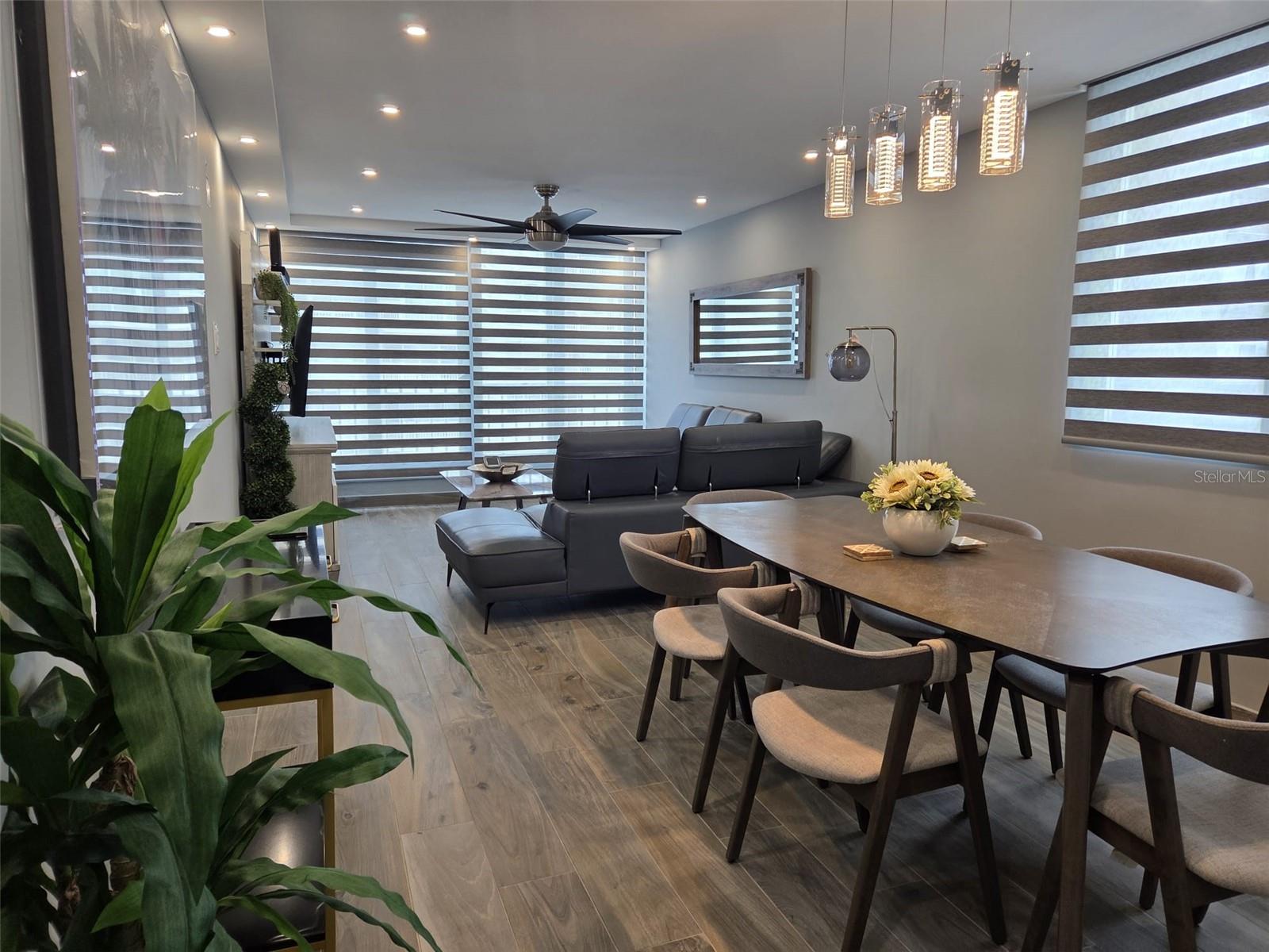 RAQUET CLUB (AKA RACQUET/RAQUET CLUB CONDOMINIUM) - Residential