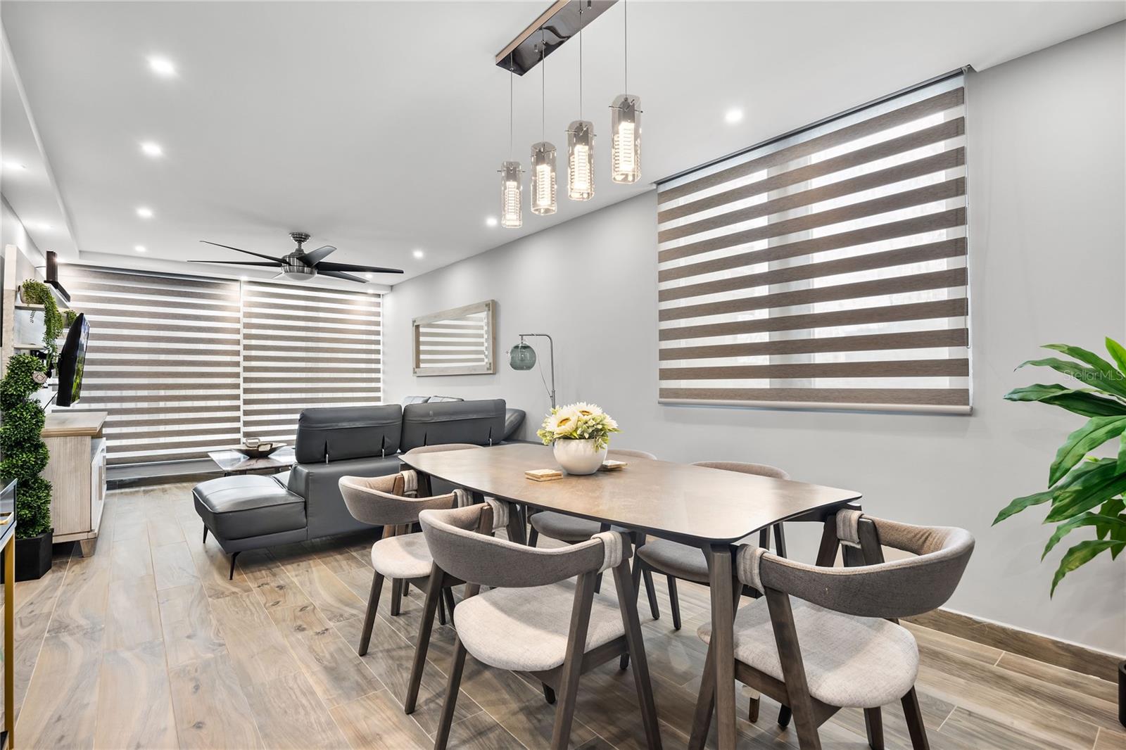 RAQUET CLUB (AKA RACQUET/RAQUET CLUB CONDOMINIUM) - Residential