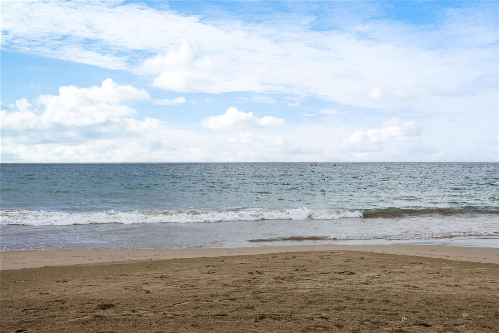 RAQUET CLUB (AKA RACQUET/RAQUET CLUB CONDOMINIUM) - Residential