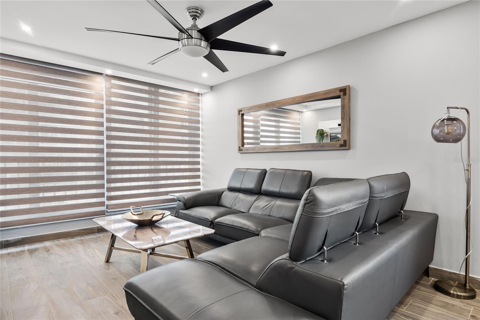 RAQUET CLUB (AKA RACQUET/RAQUET CLUB CONDOMINIUM) - Residential