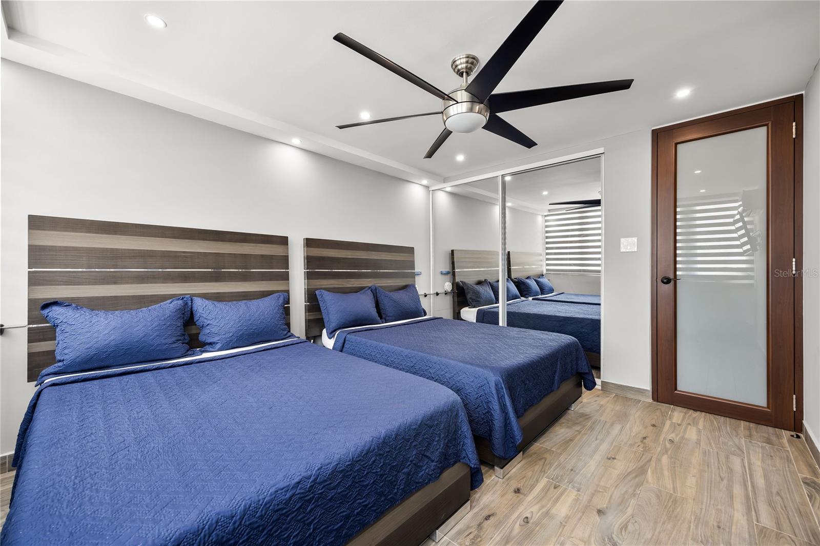 RAQUET CLUB (AKA RACQUET/RAQUET CLUB CONDOMINIUM) - Residential