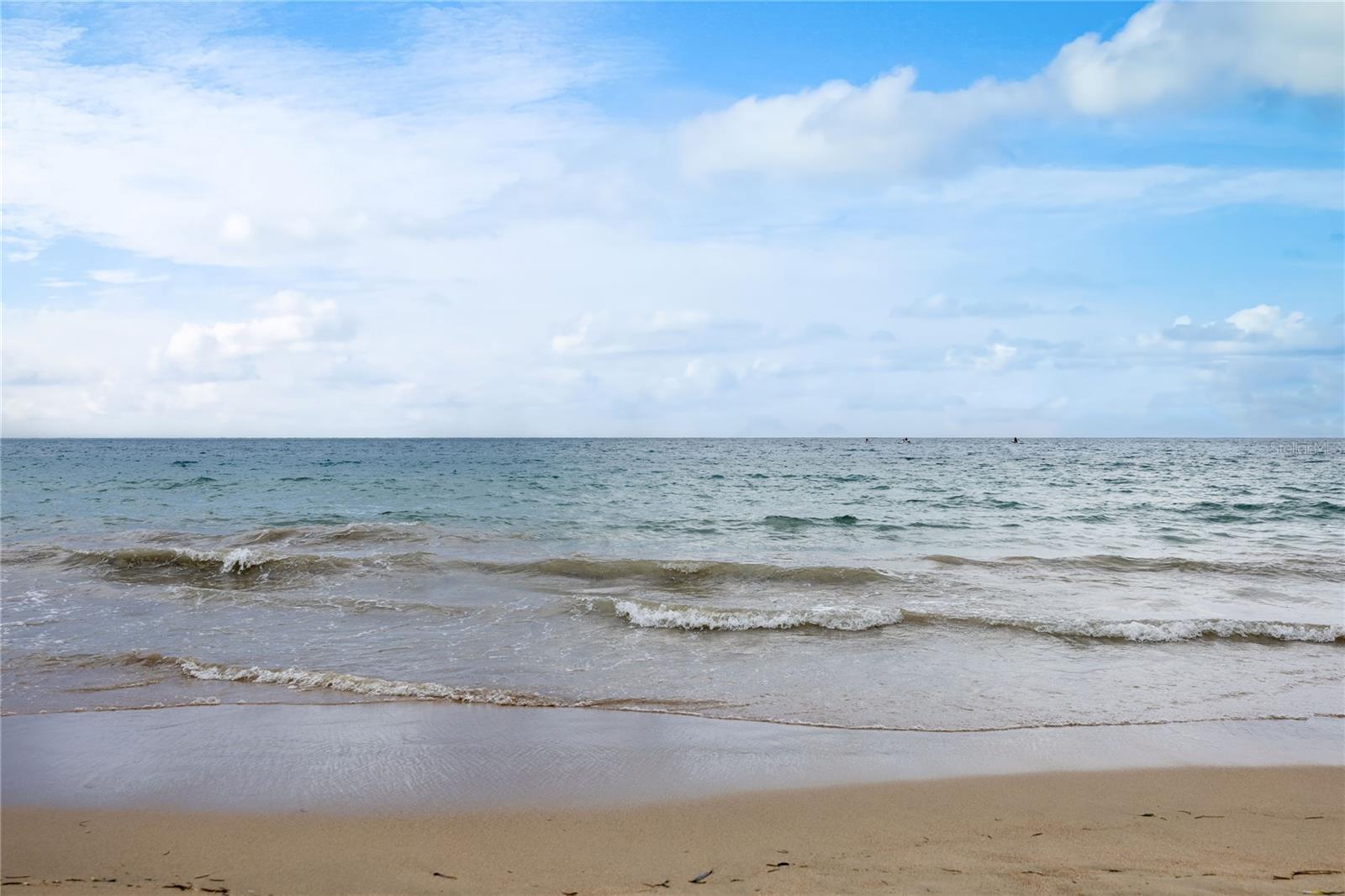 RAQUET CLUB (AKA RACQUET/RAQUET CLUB CONDOMINIUM) - Residential